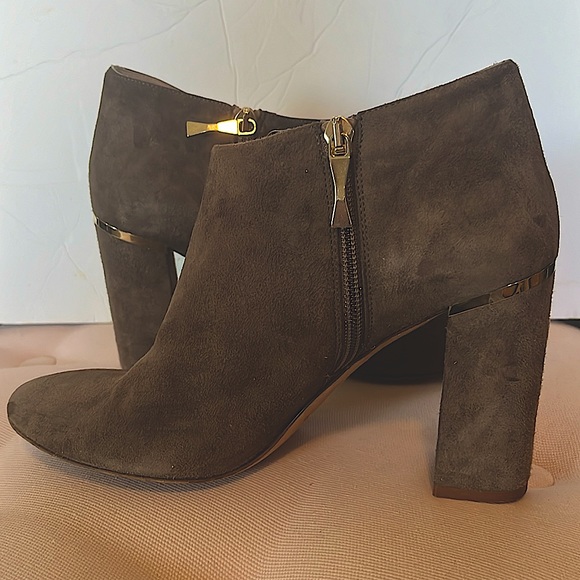 Kate Spade "Darota" bootie tan truffle color suede boots sz 8 1/2 ankle boots - Picture 9 of 12